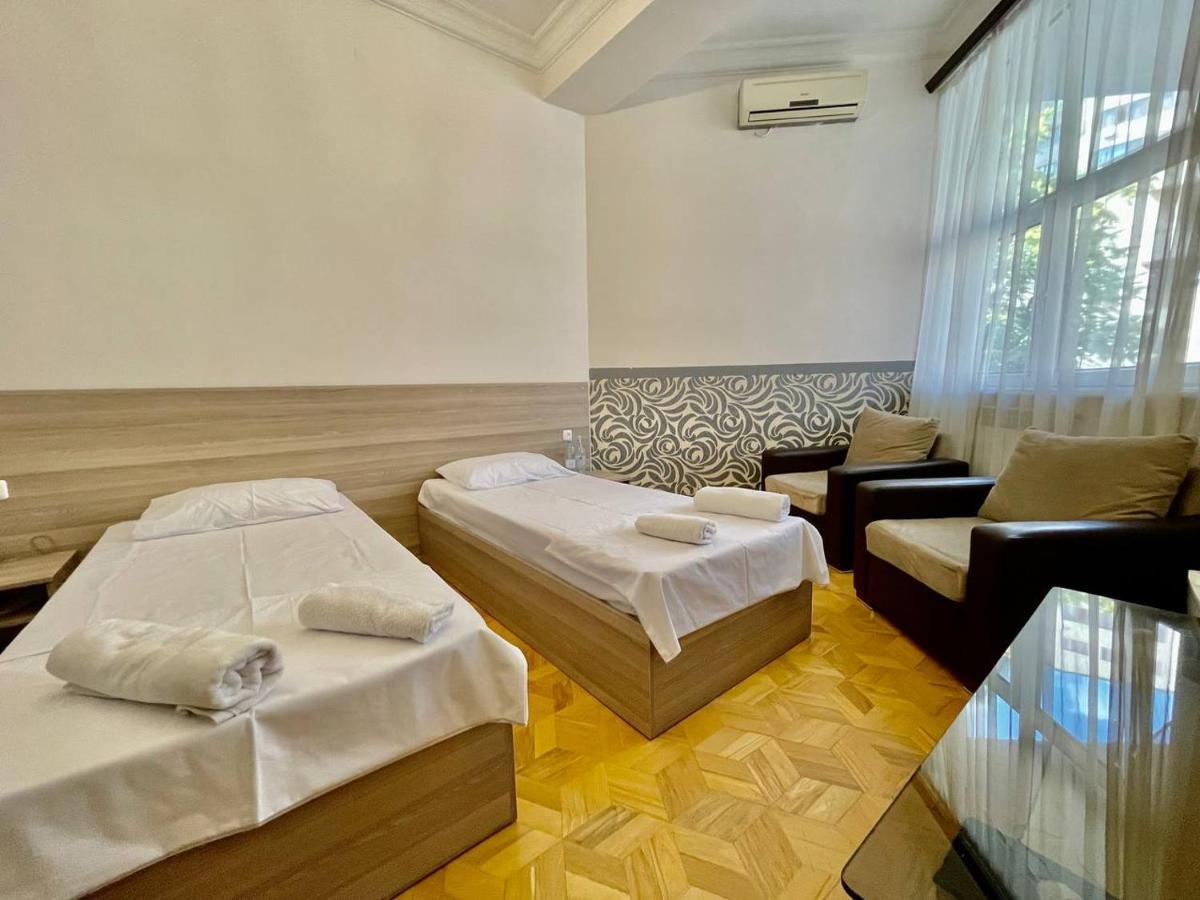 יירבאן Olive Hotel מראה חיצוני תמונה