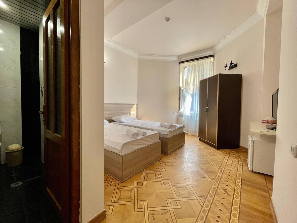 יירבאן Olive Hotel מראה חיצוני תמונה