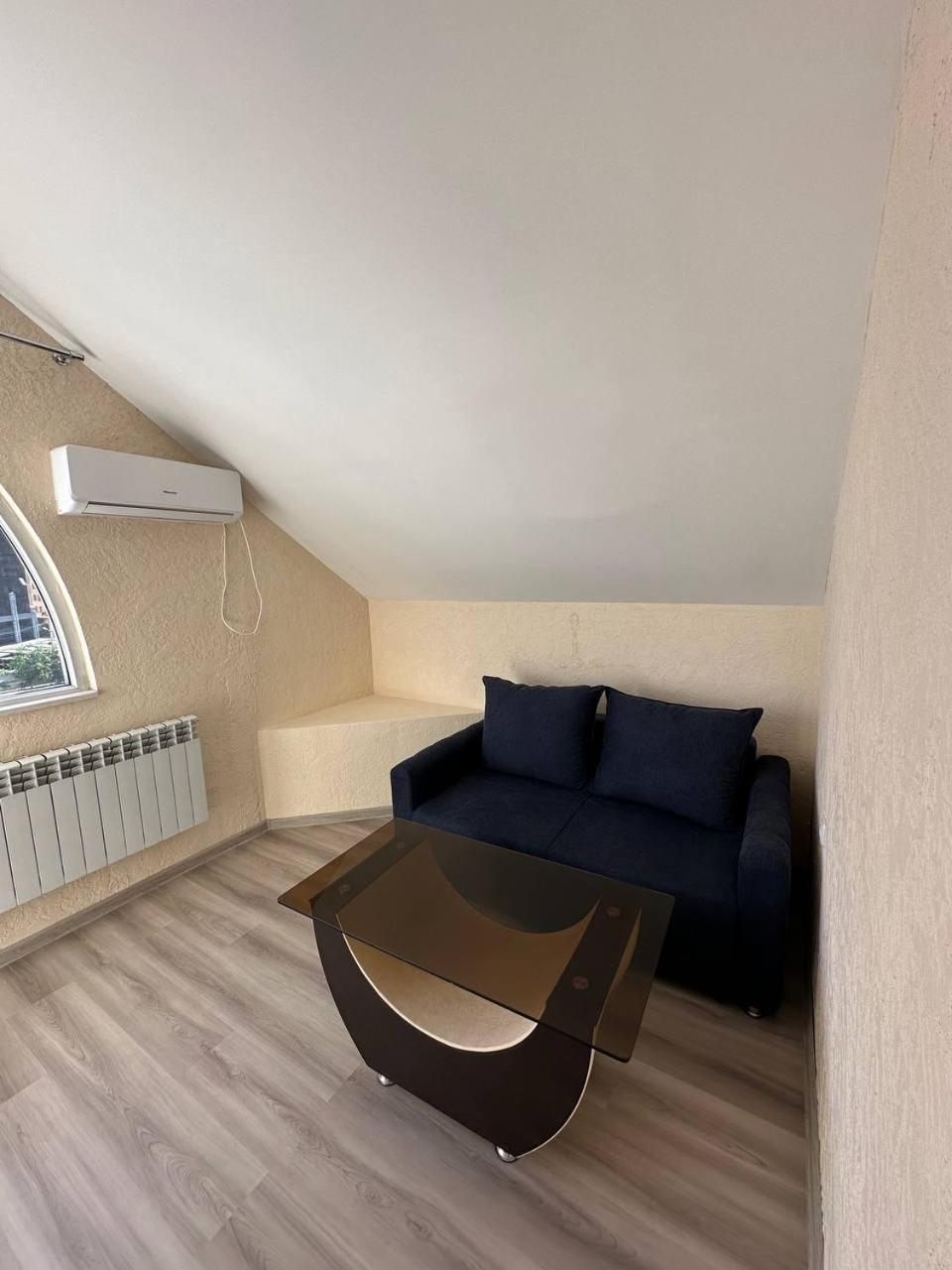 יירבאן Olive Hotel מראה חיצוני תמונה